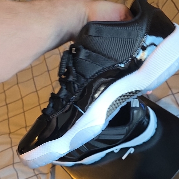 Nike Air Black and White Low-Top Sneakers main image 5